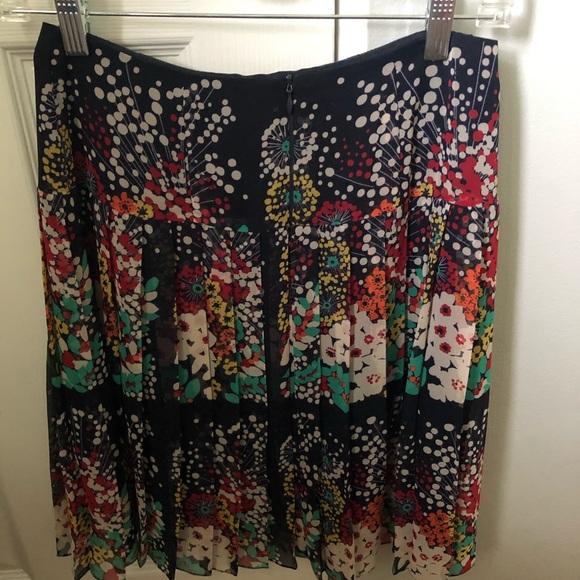 Skirt - Picture 1 of 4